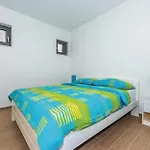 Five-bedroom In Vakantiehuis *