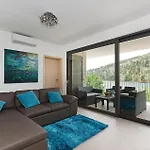 Five-bedroom In Vakantiehuis