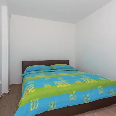 Five-bedroom In *