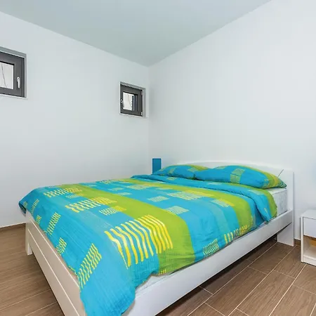 Five-bedroom In Feriehus *