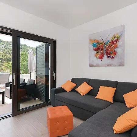 Five-bedroom In 펜션 *