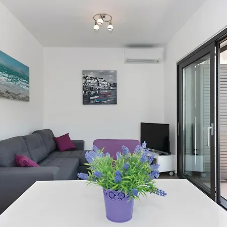 Feriehus Five-bedroom In Zaton (Sibenik-Knin)