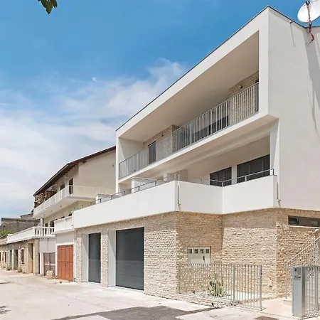 펜션 Five-bedroom In *